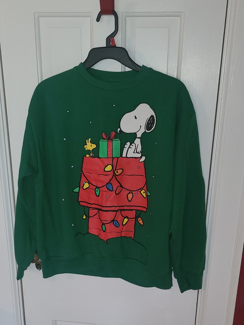 Peanuts Green Crewneck Christmas Sweatshirt. Size XL
